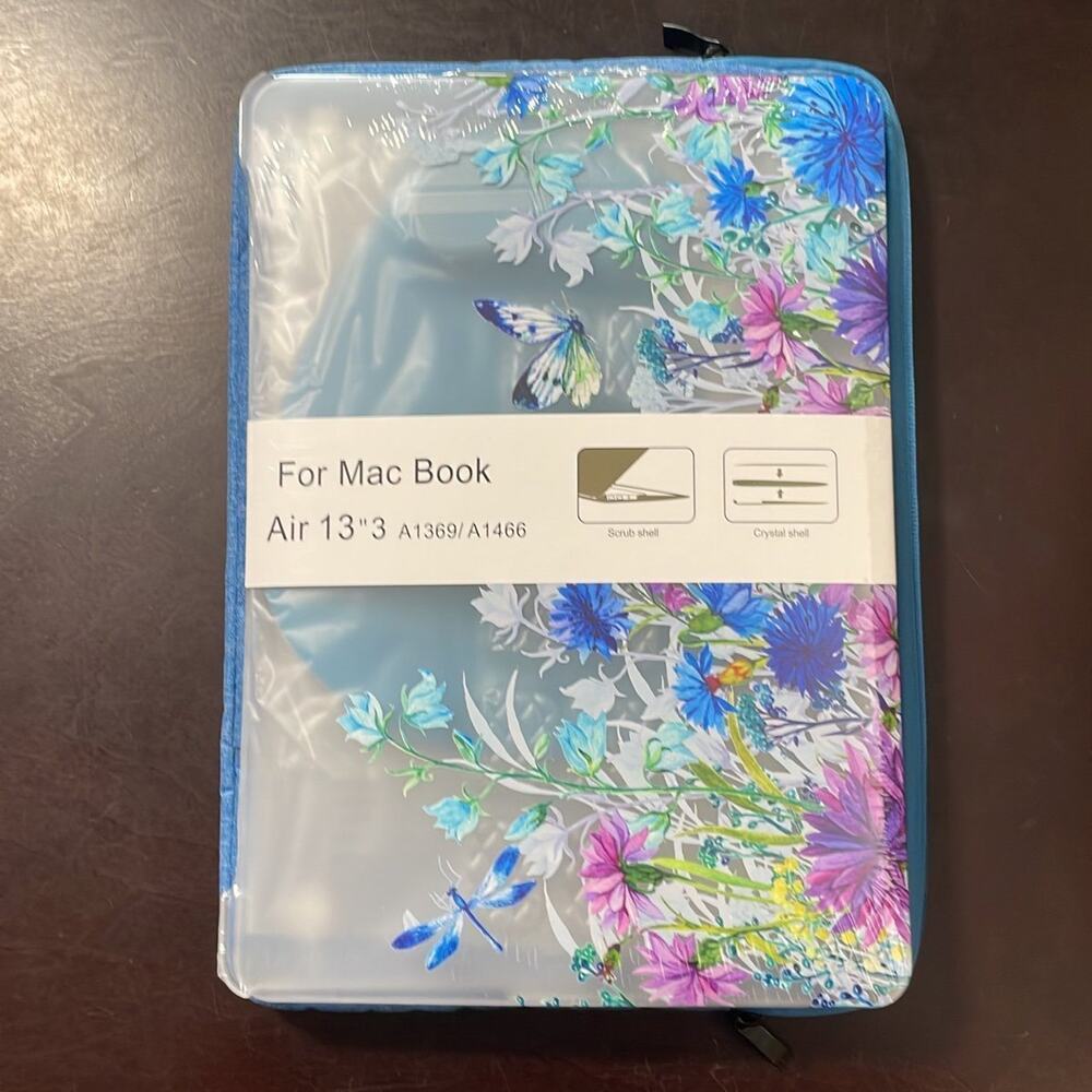 MacBook Air 13”3 shell and blue soft case